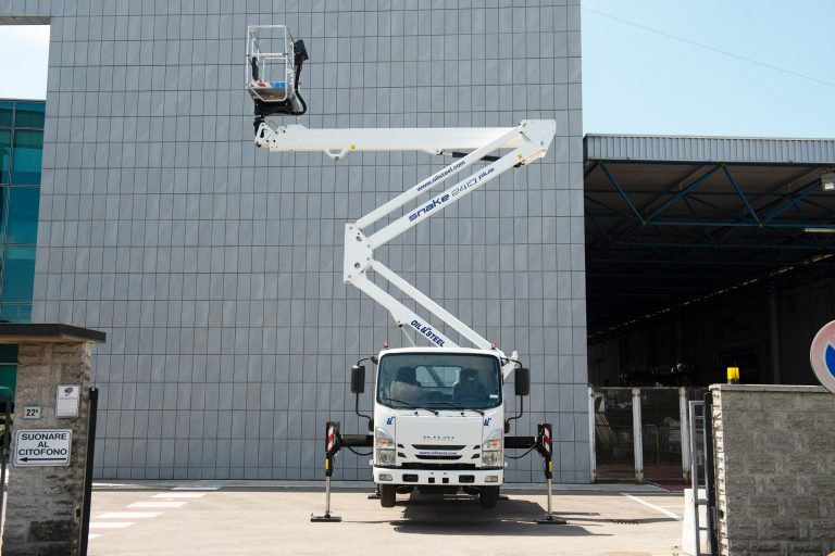 Snake 2413 Plus sur Isuzu Snake 2413 Plus sur Isuzu